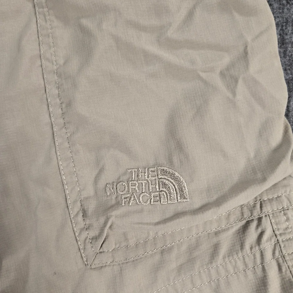 The North Face Shorts Mens XL Khaki Nylon Cargo Hiking Outdoor 2008 Ripstop